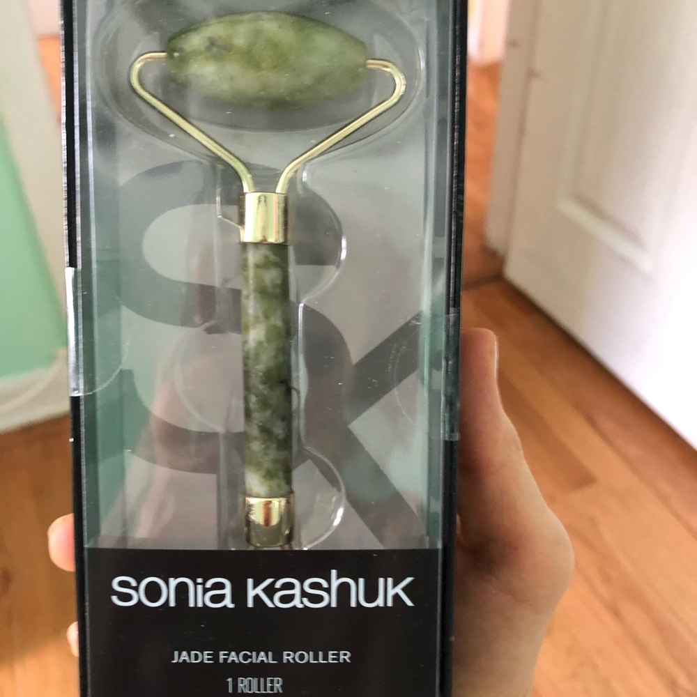 Jade roller